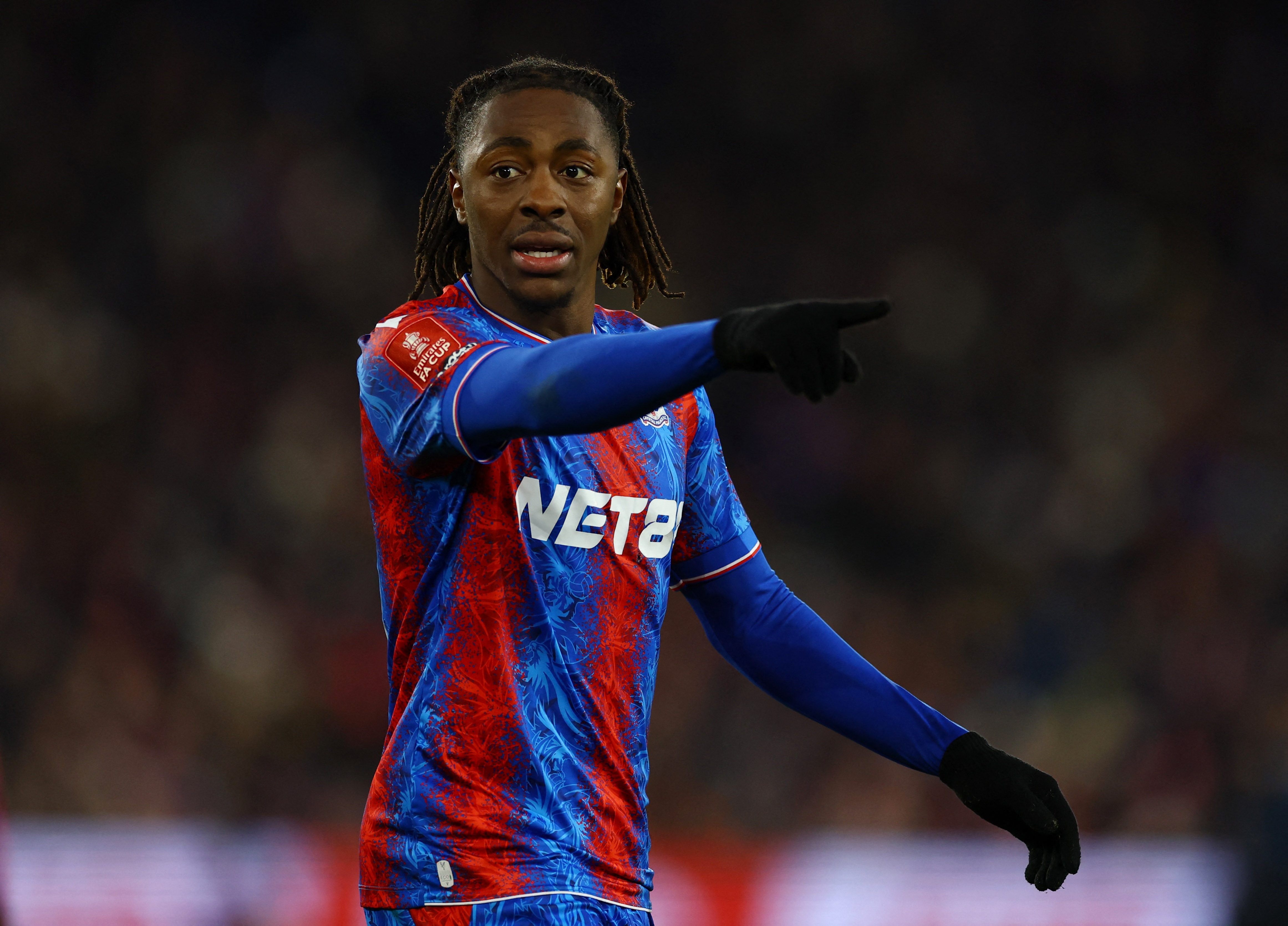 罗马诺透露热刺在埃泽转会中占优，枪手需先出售球员才能引进锋线新援