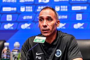 记者：新鹏城主动失误有点多，不知道是不是因为没有踩场所致