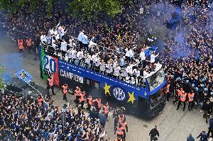 KAIYUN-共和报：如果国米夺得欧冠冠军，将在周日的米兰举行大巴巡游庆典